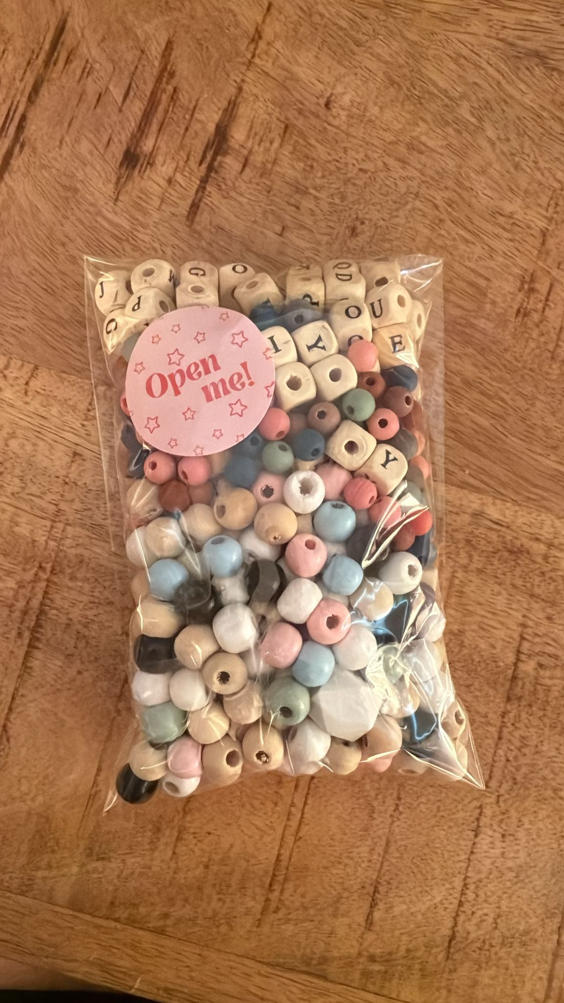 25 Punten.... Zakje met mooie aparte kralen