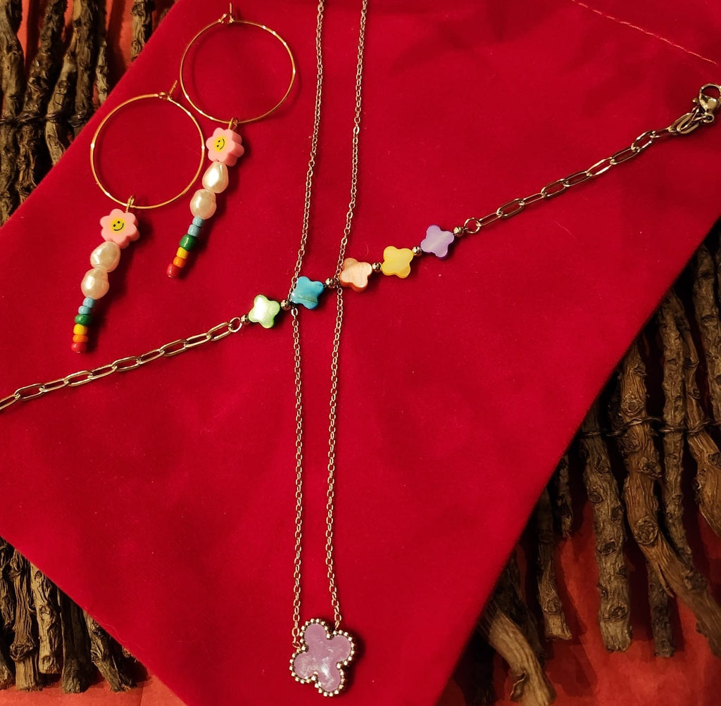 Vrolijk eenvoudig sieraden-setje