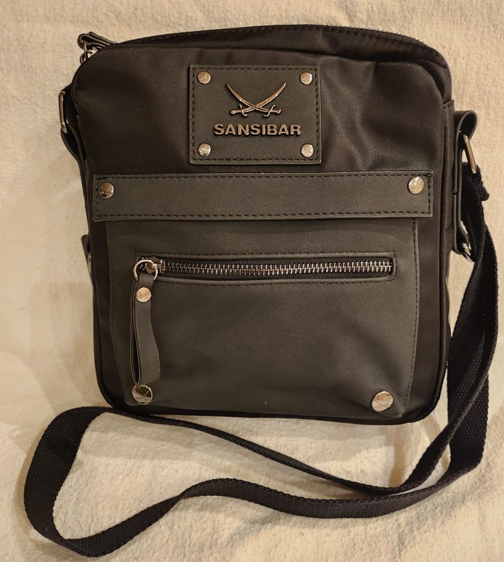 09 Punten.... Sansibar Crossbody SB-2705