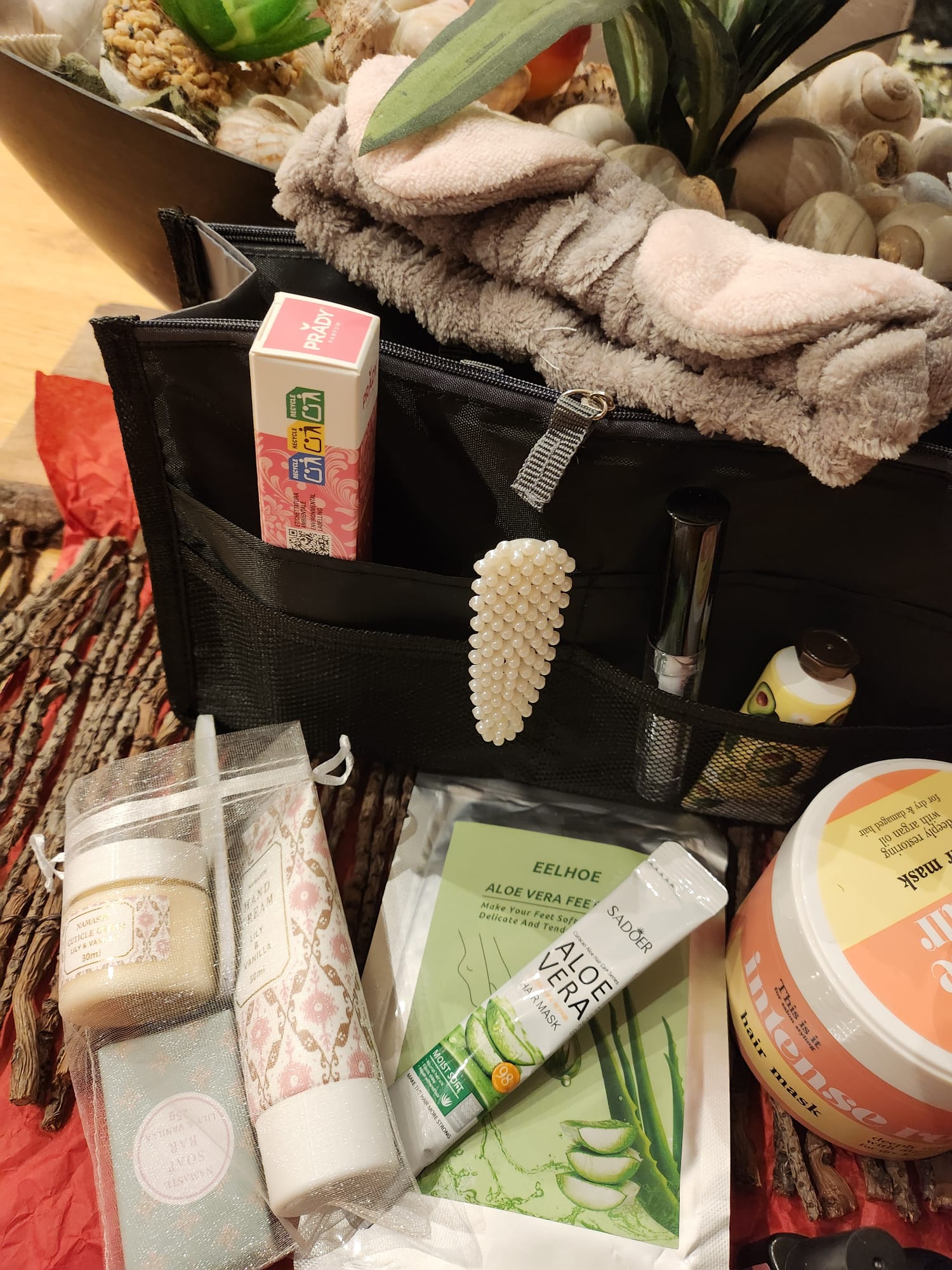 Zwarte gevulde toilettas