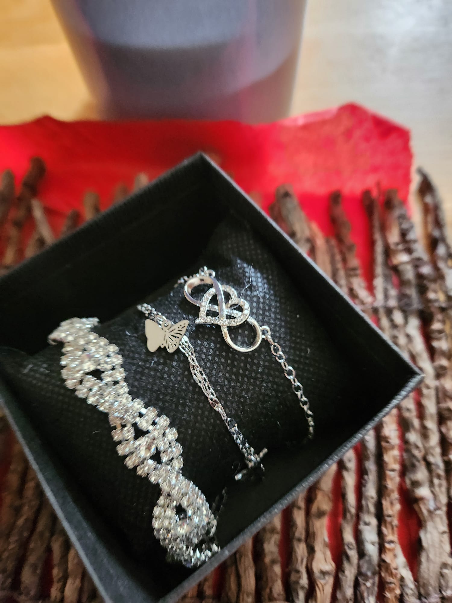 Setje van drie enkelbandjes.