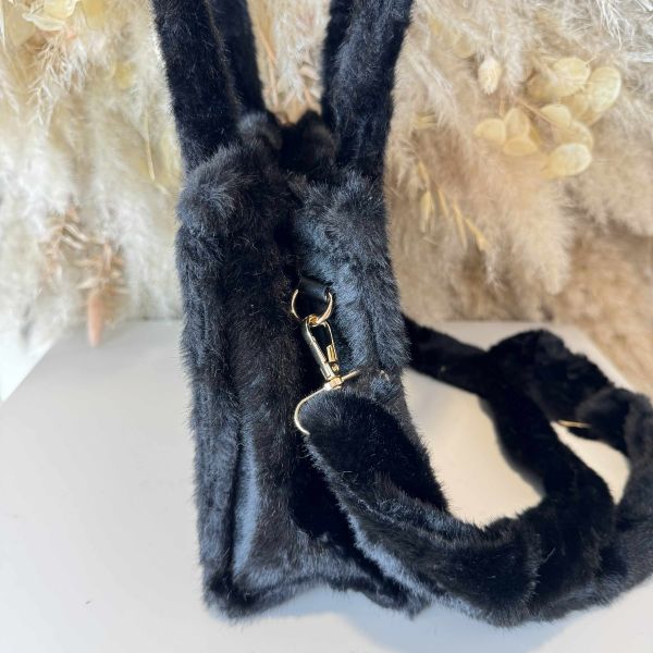 FAKE FUR TOTE BAG ZWART - Zacht en ruim