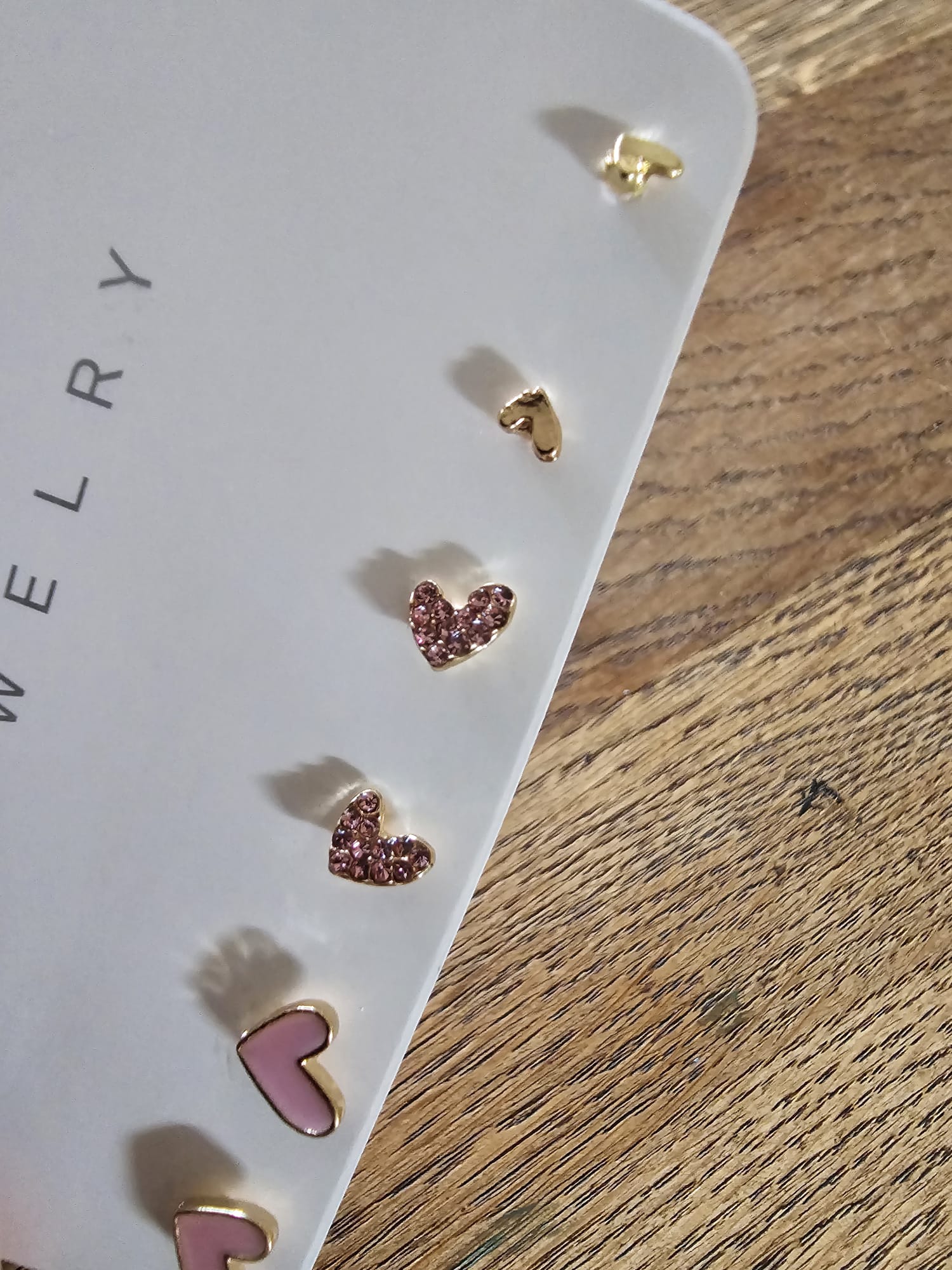 11 Punten.... Elegante set hartjes oorbellen