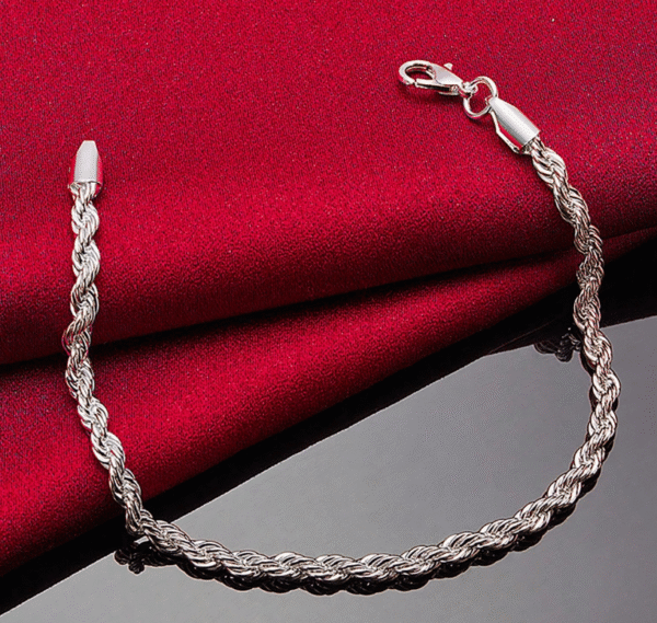 80 Punten.... 925 Sterling Zilveren Gedraaide Armband