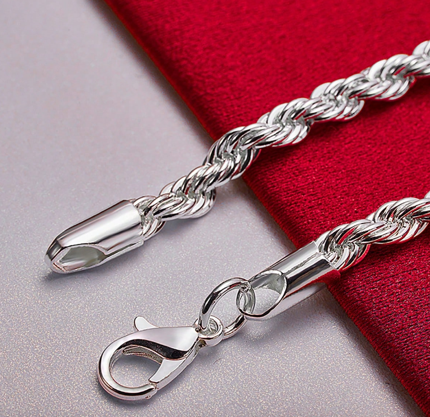 80 Punten.... 925 Sterling Zilveren Gedraaide Armband