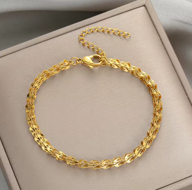 30 Punten....: RVS goudkleurige dames armband