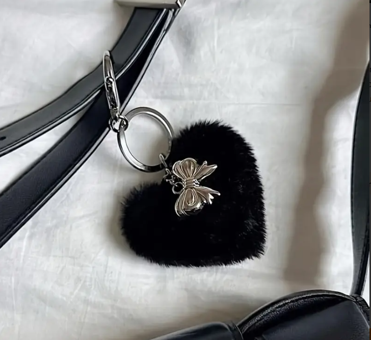 10 Punten.... Hartvormige Pluchen Sleutel - Tassen hanger