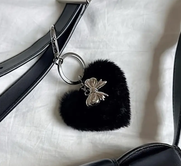 10 Punten.... Hartvormige Pluchen Sleutel - Tassen hanger