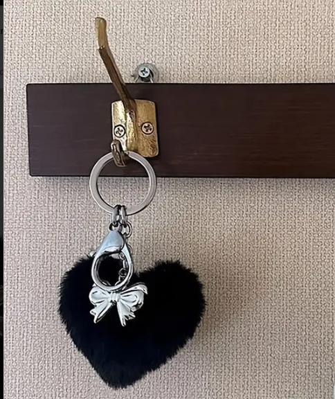 10 Punten.... Hartvormige Pluchen Sleutel - Tassen hanger