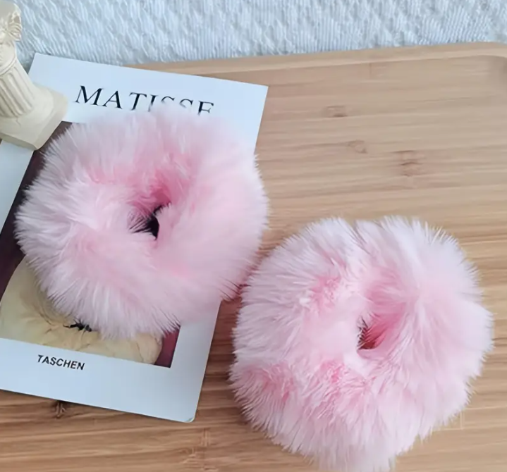 08 Punten.... 2 stuks Zachte Nep Konijnenbont Scrunchies