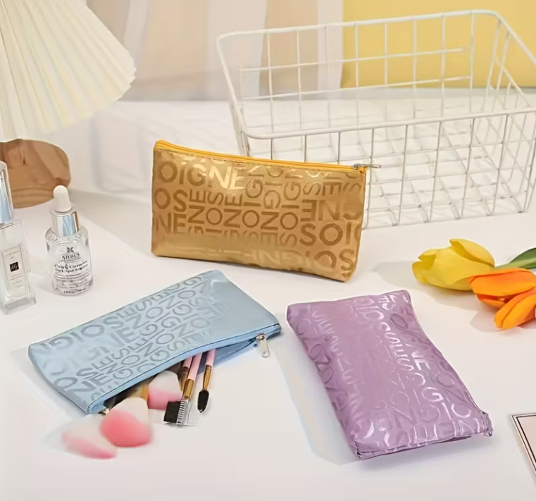 Willekeurige kleur klein toilettasje