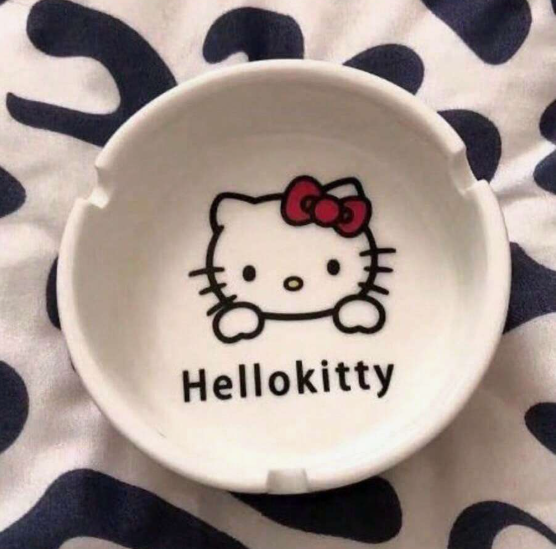 16 Punten.... Hello Kitty Asbak