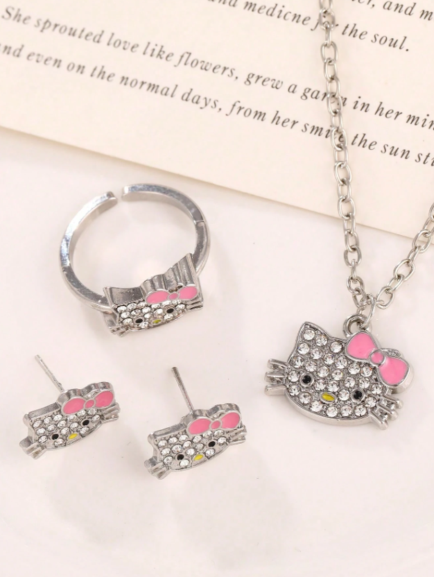 40 Punten.... Hello Kitty Sieraden setje