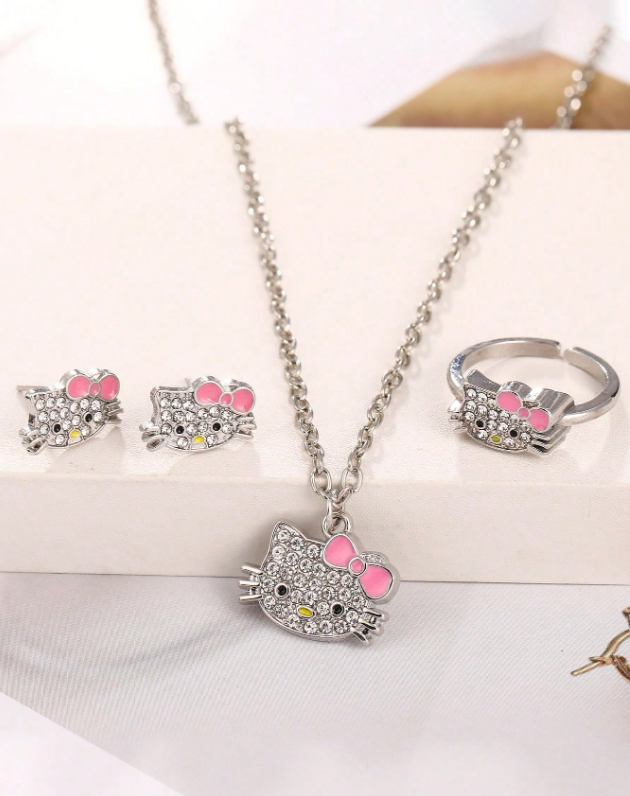 40 Punten.... Hello Kitty Sieraden setje